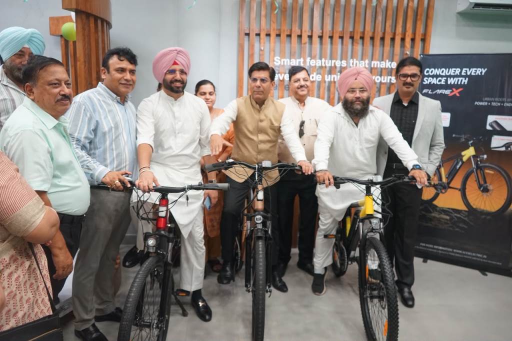 Chandigarh Mayor Saurabh Joshi Inaugurates Acer EV Showroom in Sector22